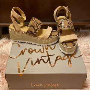 Crown vintage rose pink suede snake sandal 8.5